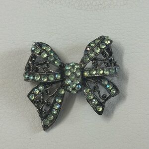 Green Ribbon Brooch